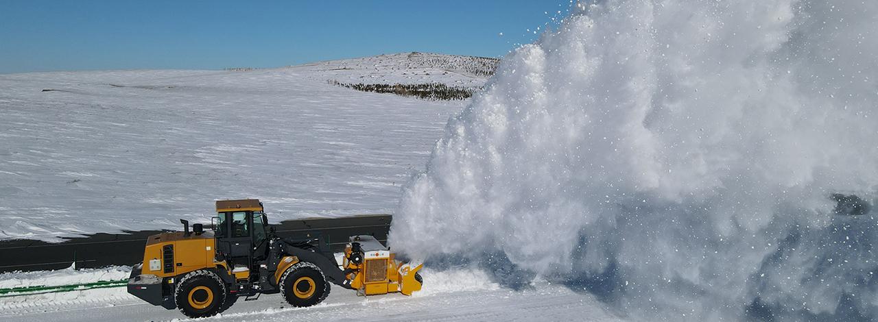 拋雪機